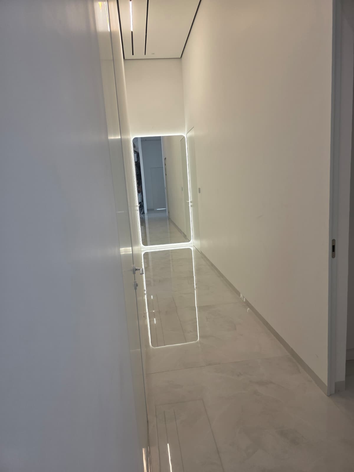 מראת LED אובלית – פריים גלס